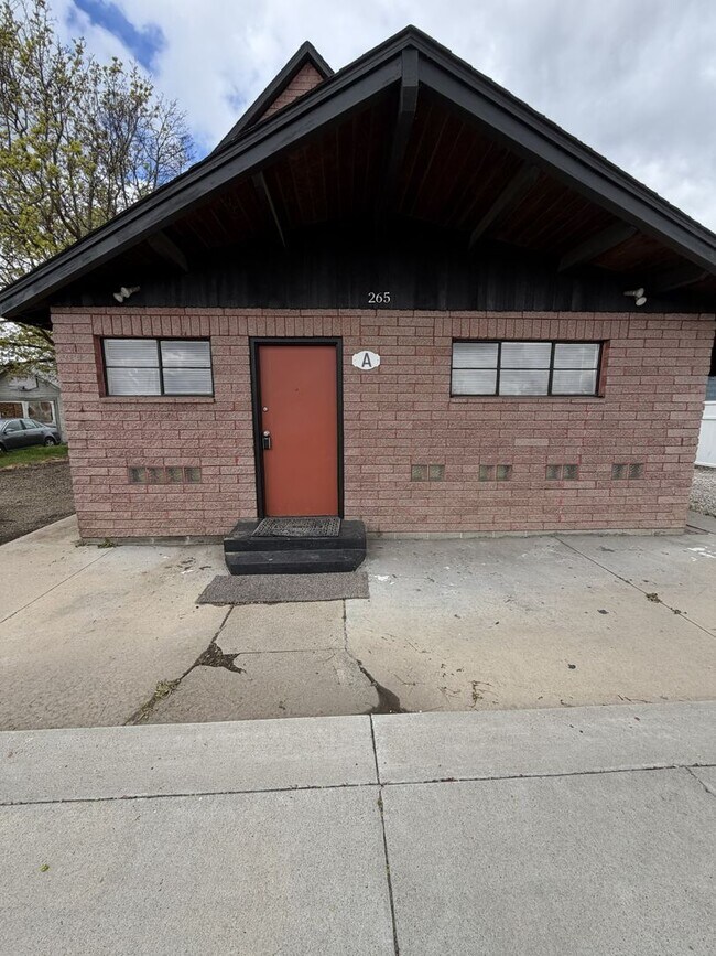 265 N Oregon St in Ontario, OR - Building Photo - Building Photo