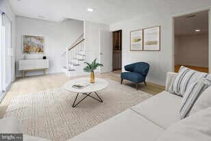 1132 James Madison Cir in Fredericksburg, VA - Building Photo