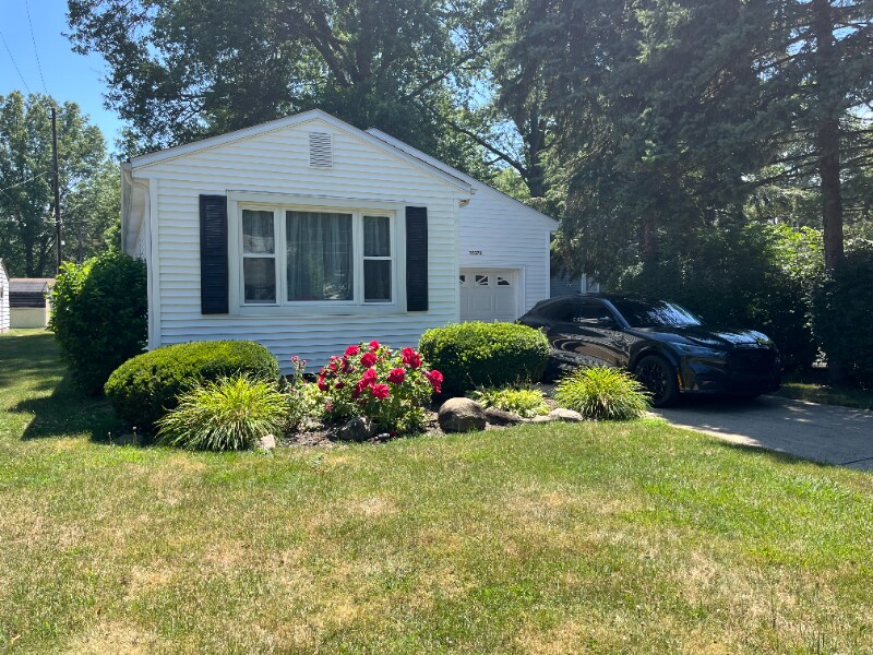 33273 Electric Blvd in Avon Lake, OH - Building Photo