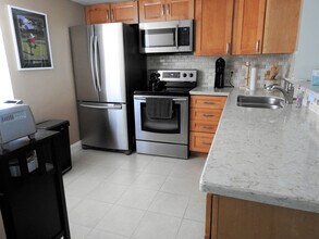 2620 Cove Cay Dr, Unit 402 in Clearwater, FL - Building Photo - Building Photo