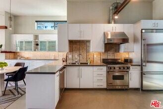 1152 N La Cienega Blvd in West Hollywood, CA - Building Photo - Building Photo