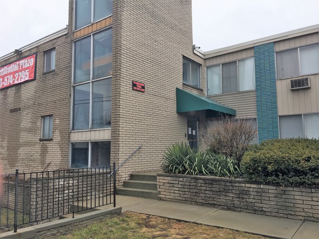 Presidential Plaza Apartments in Detroit, MI - Foto de edificio - Building Photo