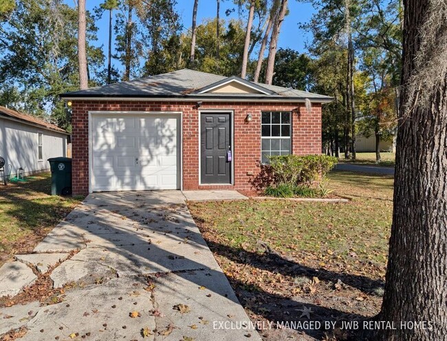 8179 Woods Ave in Jacksonville, FL - Building Photo - Building Photo