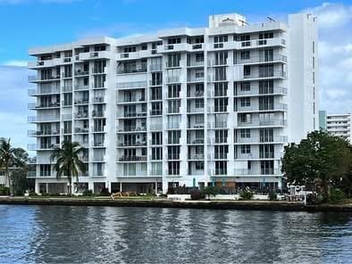 property at 1609 N Riverside Dr