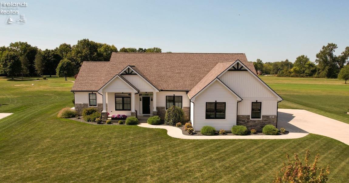 37 Briarcrest Dr in Norwalk, OH - Building Photo