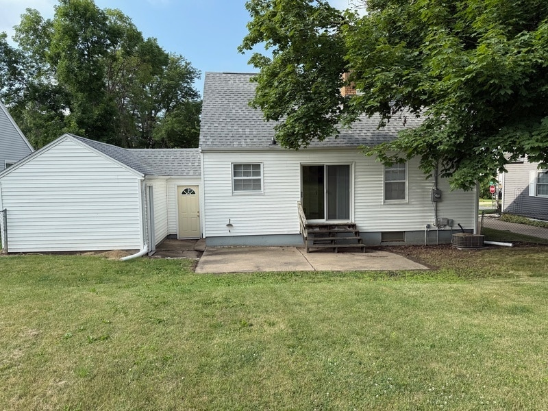 514 36th St NE in Cedar Rapids, IA - Building Photo