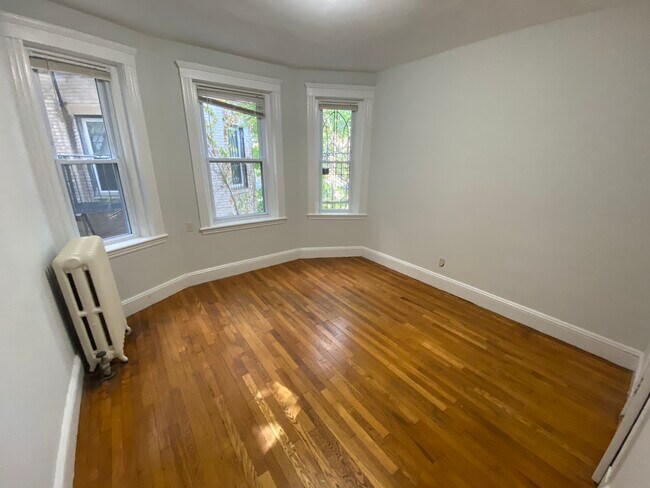 32 Worthington St, Unit 2
