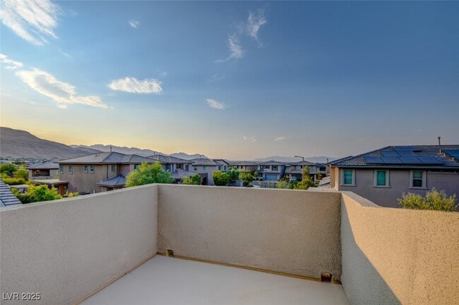 property at 9702 Starlight Ridge Ave