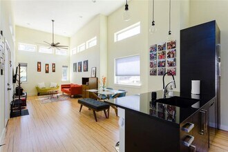 1322 Delano St in Austin, TX - Building Photo - Building Photo