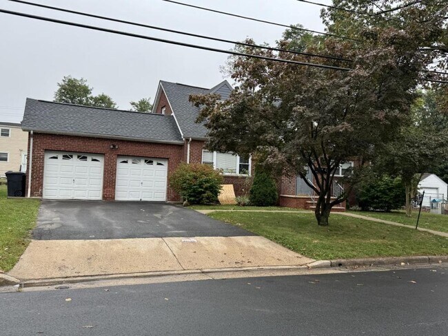 1547 Lenox Pl in Rahway, NJ - Building Photo - Building Photo