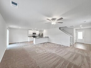 520 Morning Mist Rd in Elgin, SC - Foto de edificio - Building Photo