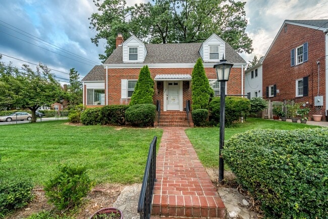 property at 2300 N Buchanan St