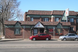 Crystal Rose Apartments in Denver, CO - Foto de edificio - Building Photo