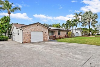 4291 SW 67th Terrace in Davie, FL - Building Photo - Building Photo