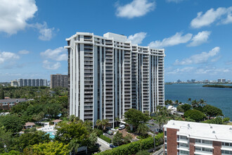 Towers of Quayside IV in Miami Shores, FL - Building Photo - Building Photo