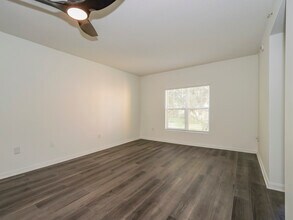 5090 Fairways Cir in Vero Beach, FL - Foto de edificio - Building Photo