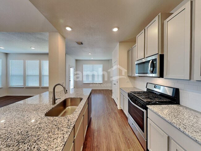 2706 Lillybrook Ln in New Braunfels, TX - Building Photo - Building Photo