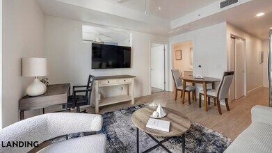 707 S Farmer Ave in Tempe, AZ - Foto de edificio - Building Photo