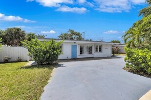 1650 NE 33rd St in Pompano Beach, FL - Building Photo