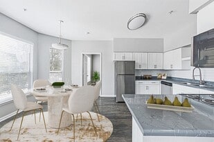 Estates at Hollister in Houston, TX - Building Photo