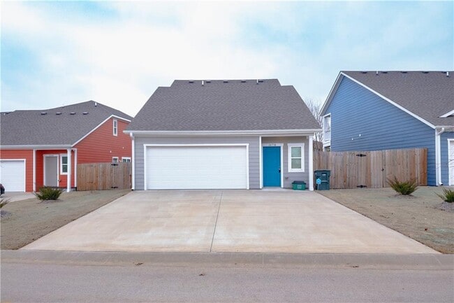1678 N Izard Ln in Fayetteville, AR - Building Photo - Building Photo