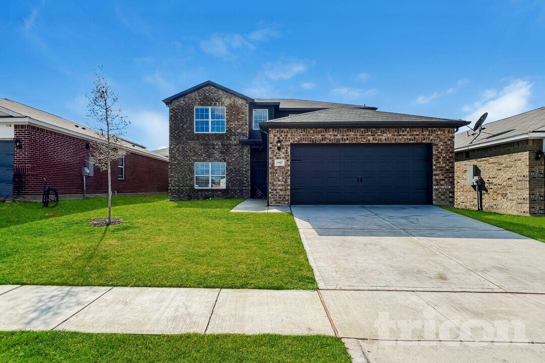 1917 Belmont Dr in Seagoville, TX - Foto de edificio