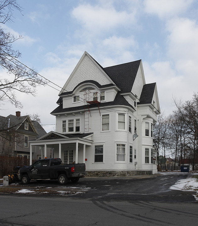 124 Kingsboro Ave in Gloversville, NY - Building Photo