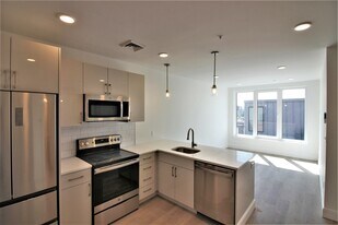 3 New St, Unit 2 in Boston, MA - Building Photo