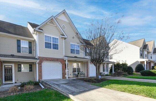 5625 Fellowship Dr in Greensboro, NC - Building Photo - Building Photo