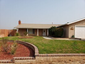 3537 Bluff St in Norco, CA - Building Photo