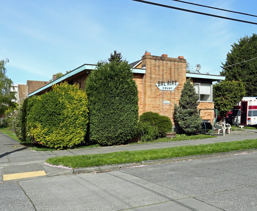 Bal Aire Court in Seattle, WA - Building Photo