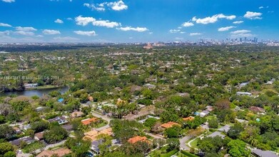 4990 SW 63rd Ave in Miami, FL - Building Photo - Building Photo