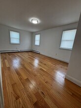 585 Shirley St, Unit #2 in Winthrop, MA - Building Photo - Building Photo