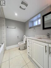 111 Sunnyside Ave in Toronto, ON - Building Photo - Building Photo