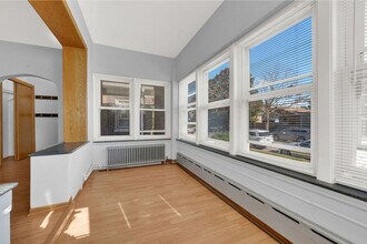 6238 S Massasoit Ave in Chicago, IL - Building Photo - Building Photo