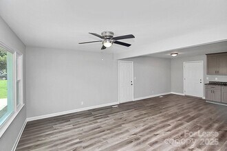 1433 Edgewood Rd in Bessemer City, NC - Building Photo - Building Photo