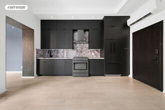317 W 51st St in New York, NY - Building Photo - Building Photo