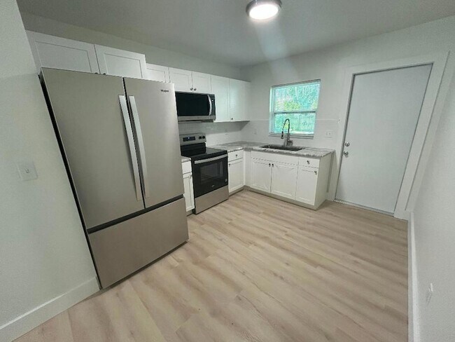 2149 Sibley Ave in Fort Pierce, FL - Building Photo - Building Photo