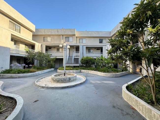 550 West Stocker Street Apartments in Glendale, CA - Building Photo - Building Photo