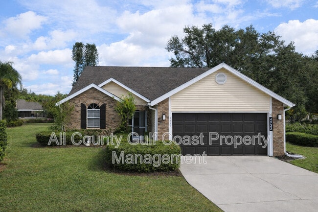 4935 82nd Pl E in Sarasota, FL - Building Photo - Building Photo