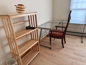 16 Garwood Ct S, Unit Master bedroom in Garfield, NJ - Foto de edificio - Building Photo