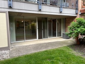 6020 Oakwood Dr in Lisle, IL - Building Photo - Building Photo