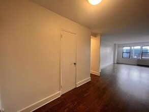 220 E 63rd St in New York, NY - Building Photo - Building Photo