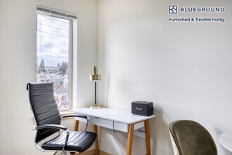 3920 Stone Way N, Unit FL5-ID559 in Seattle, WA - Building Photo - Building Photo