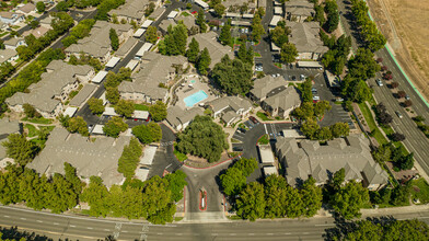 Lake Point in Elk Grove, CA - Building Photo - Building Photo