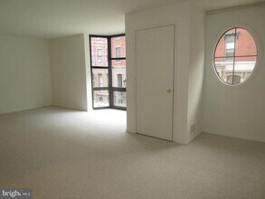 2028 Walnut St in Philadelphia, PA - Building Photo - Building Photo