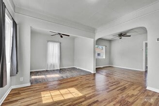 155 N 11th E St in Mountain Home, ID - Building Photo - Building Photo