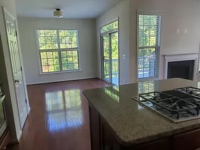 42714 Ogilvie Square in Broadlands, VA - Building Photo - Building Photo