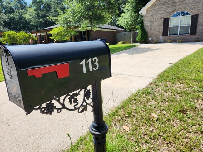 property at 113 Willowbrook Cir