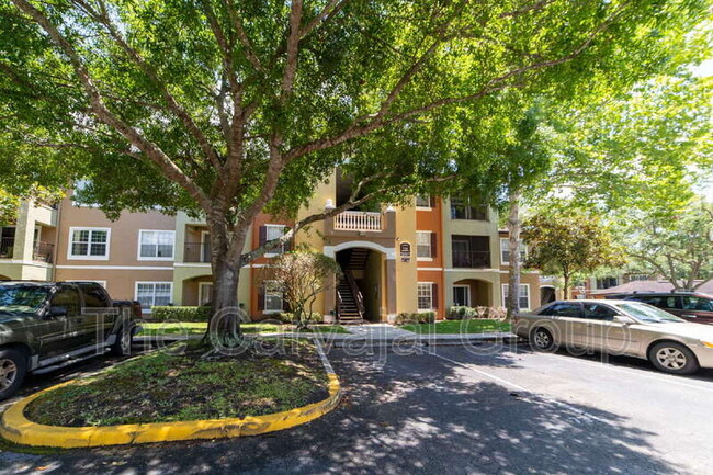 725 Crest Pines Dr in Orlando, FL - Building Photo - Building Photo